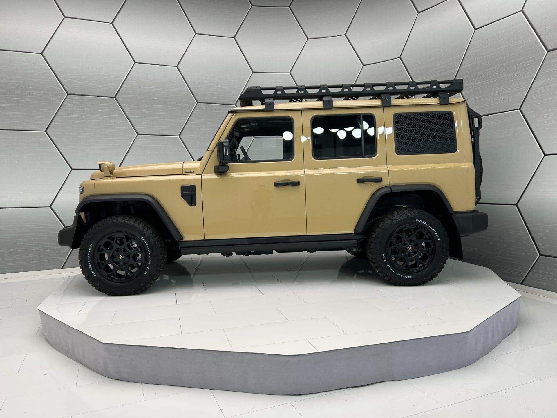 BAW 212 2.0 Diesel Automatik Desert Edition Umbau