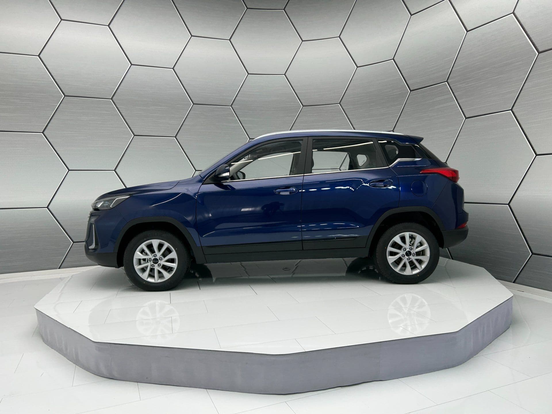 BAIC Beijing X35 1.5T Schaltgetriebe PDC LED Klima Navigationssystem