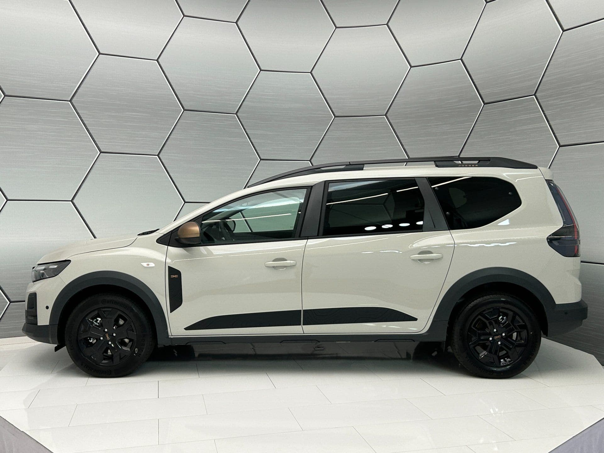 Dacia Jogger Extreme Eco-G 120 AT 7-Sitzer Driving Winterpaket Navi